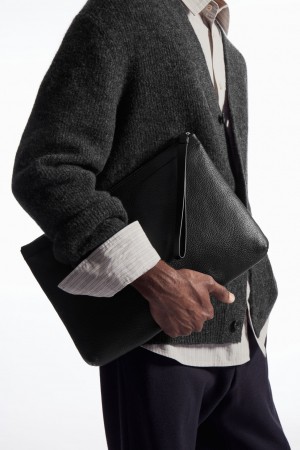 Men's COS Zipped Folio Pouch Grained Leather Pouches Black NZ-40SCJRZTX