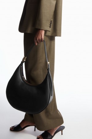 Women's COS Crescent Leather Crossbody Bag Black NZ-45OWZCHXY