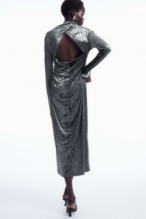 Women's COS Open-Back Velvet Midi Dress Black NZ-87QHINMRC