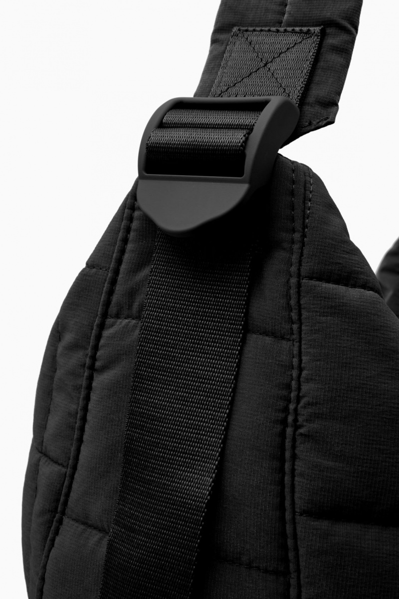 Men's COS Quilted Messenger Ripstop Crossbody Bag Black NZ-81WYSREXG