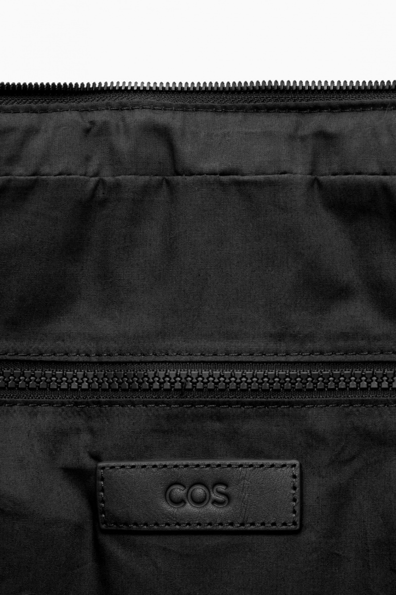 Men's COS Quilted Messenger Ripstop Crossbody Bag Black NZ-81WYSREXG