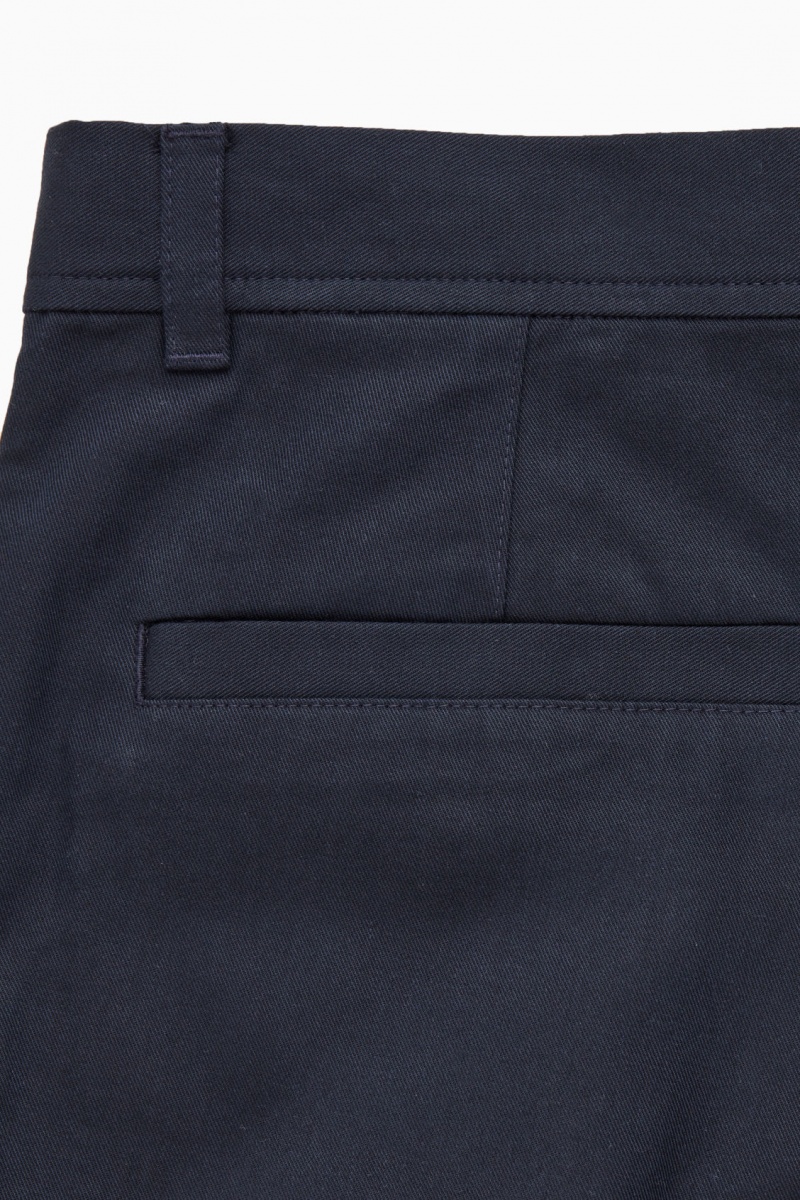 Men's COS Tapered Pleated Twill Chino Pants Navy NZ-60IGNWMUE