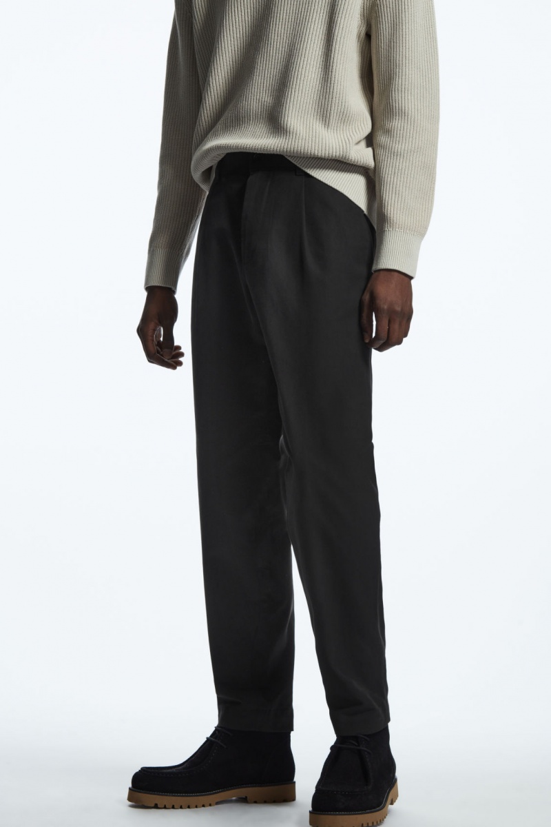 Men's COS Tapered Pleated Twill Chino Pants Black NZ-10AGOFVWD