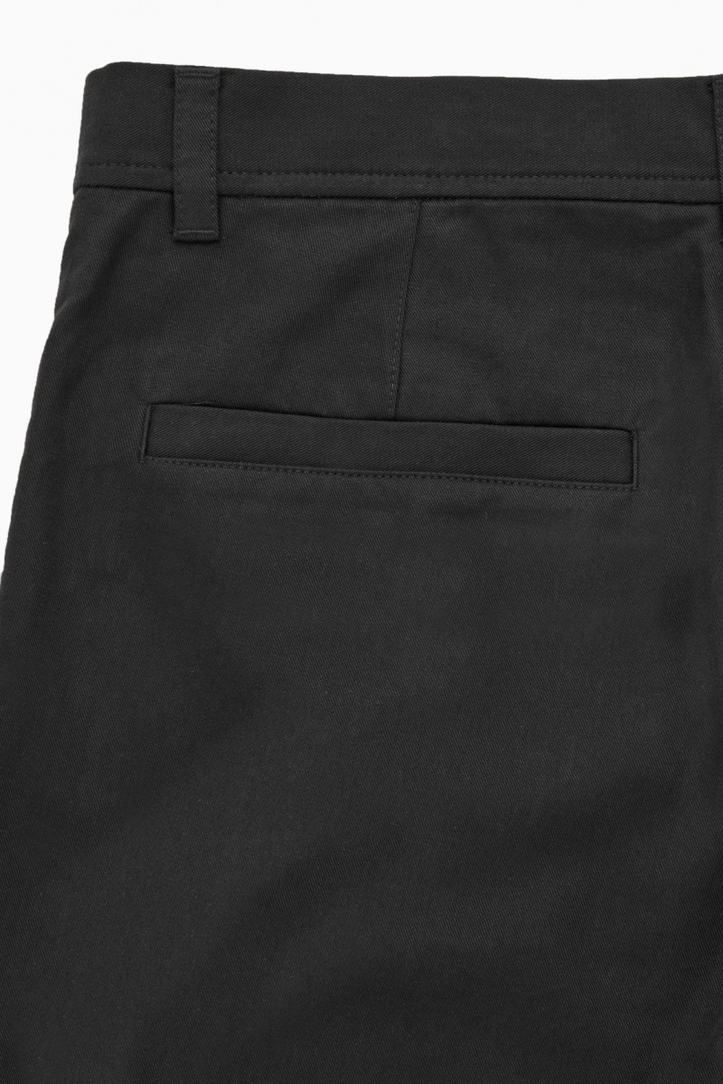 Men's COS Tapered Pleated Twill Chino Pants Black NZ-10AGOFVWD