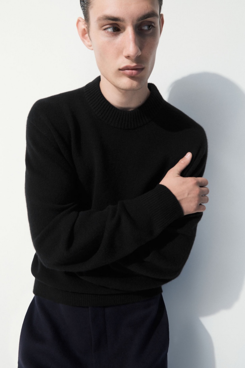 Men's COS The Cashmere Crew-Neck Sweaters Black NZ-40PLEZNCK