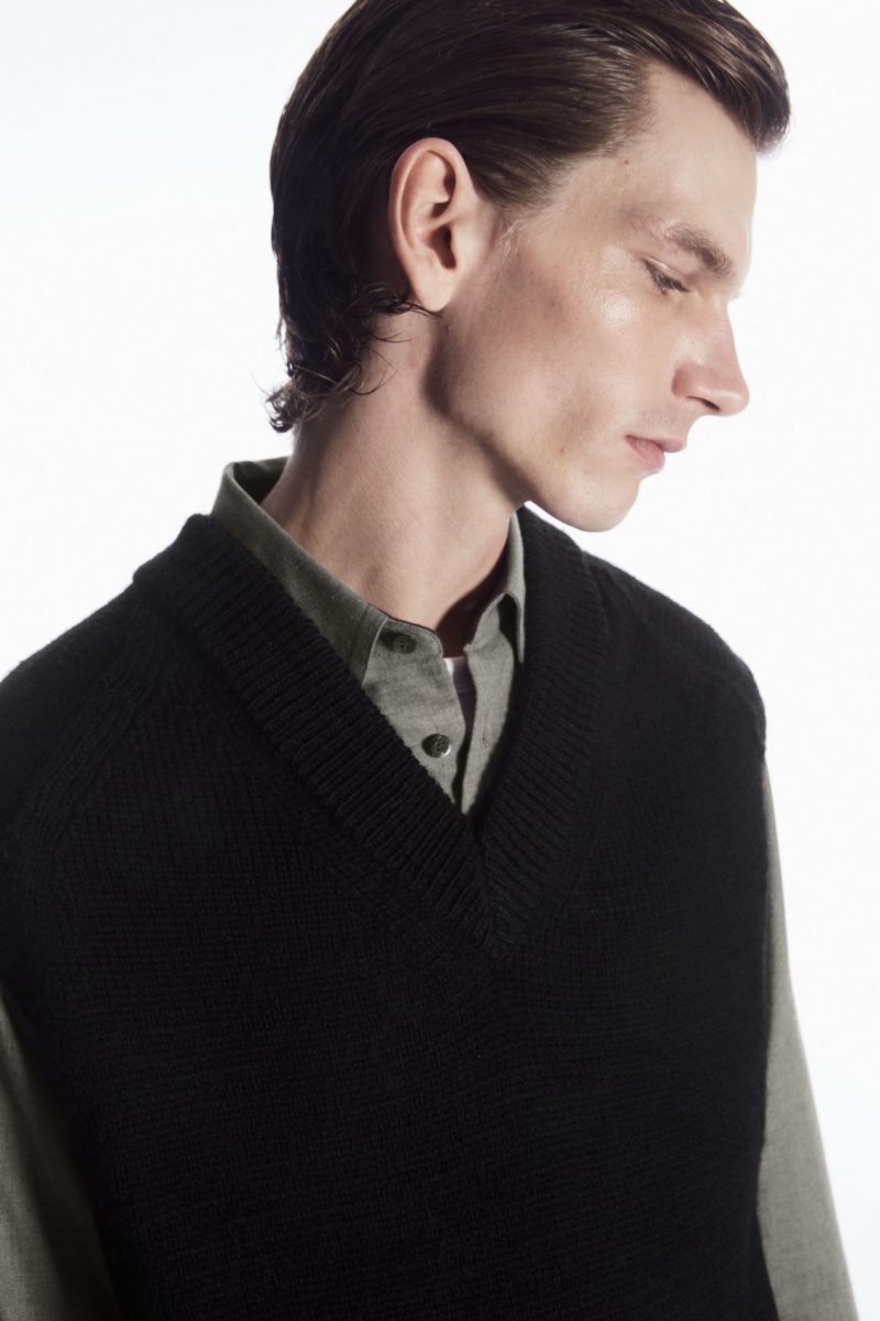 Men\'s COS V-Neck Textured-Wool Vest Black NZ-51PYWLJDZ
