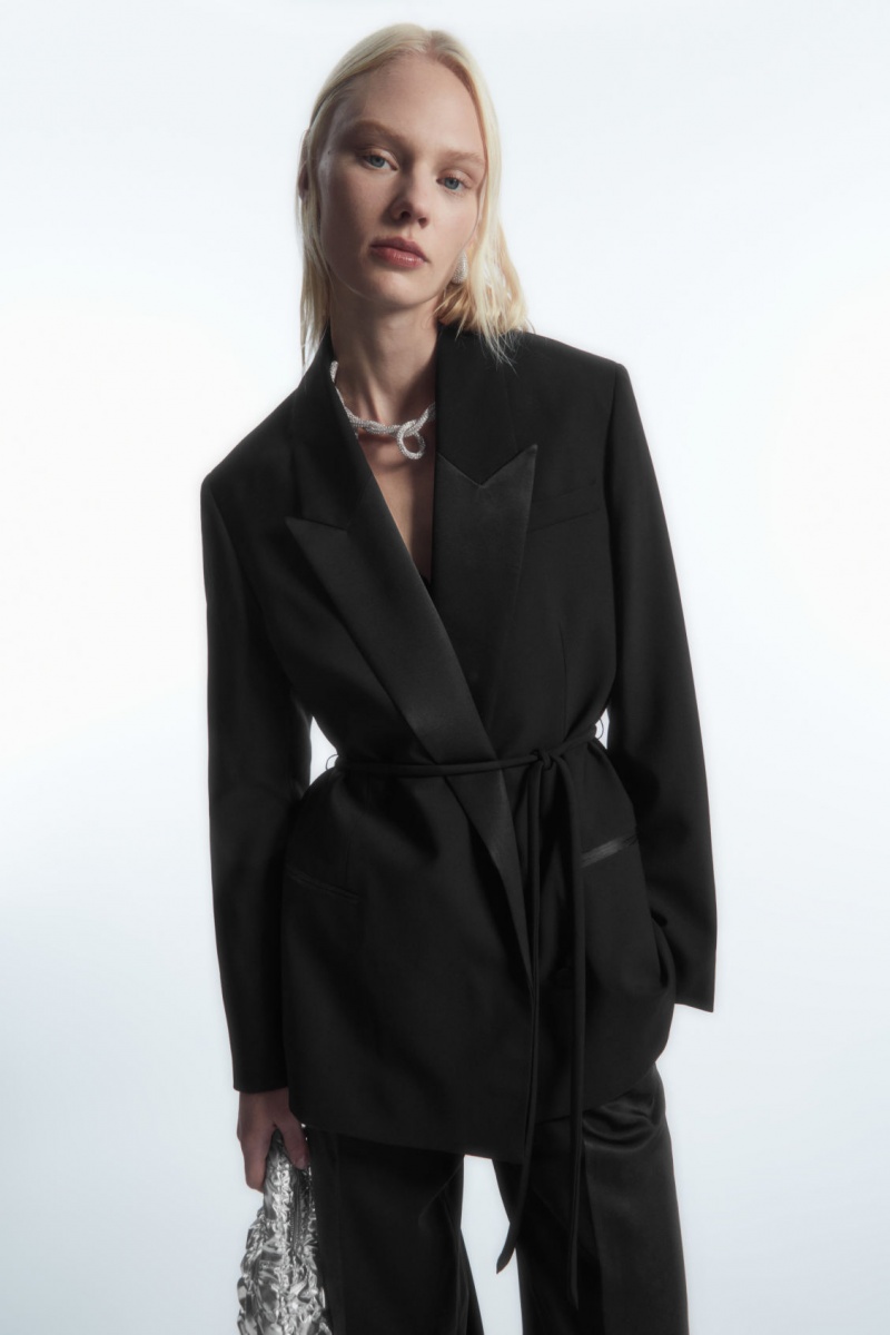Women\'s COS Belted Satin-Lapel Tuxedo Blazer Black NZ-49UVFCZWA