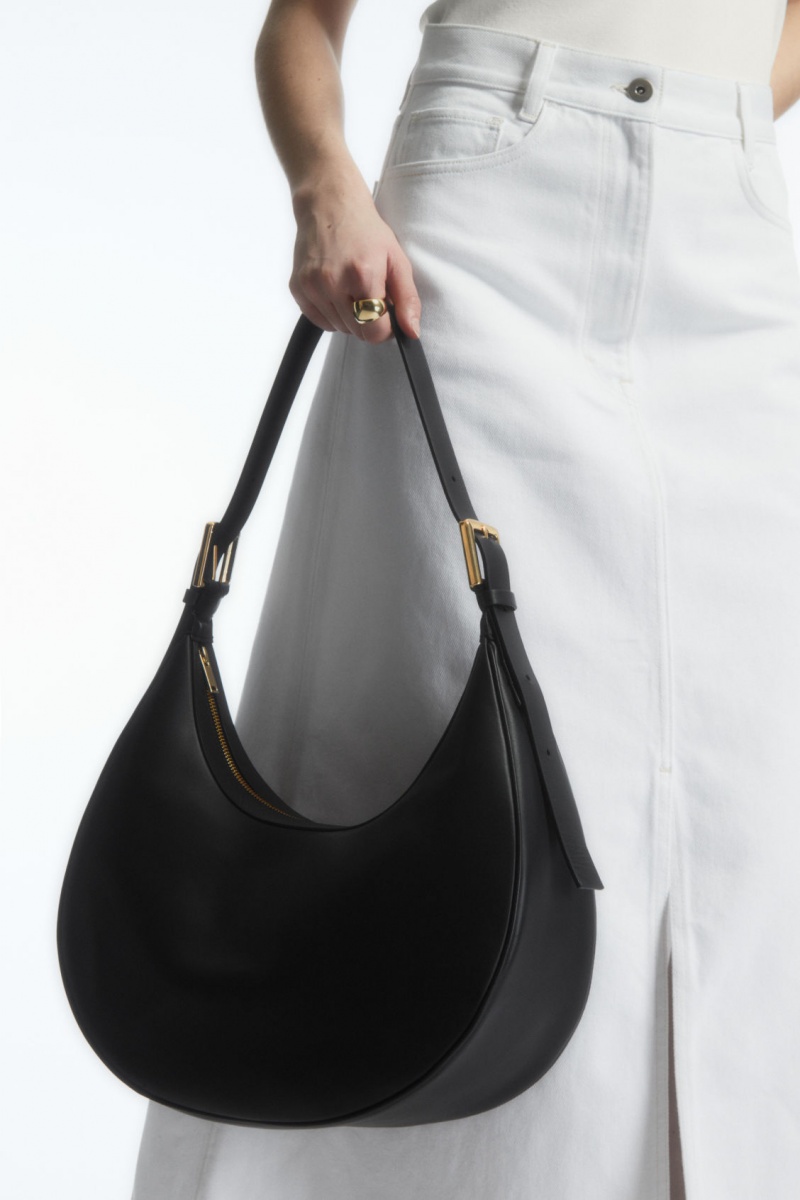 Women's COS Crescent Leather Crossbody Bag Black NZ-45OWZCHXY
