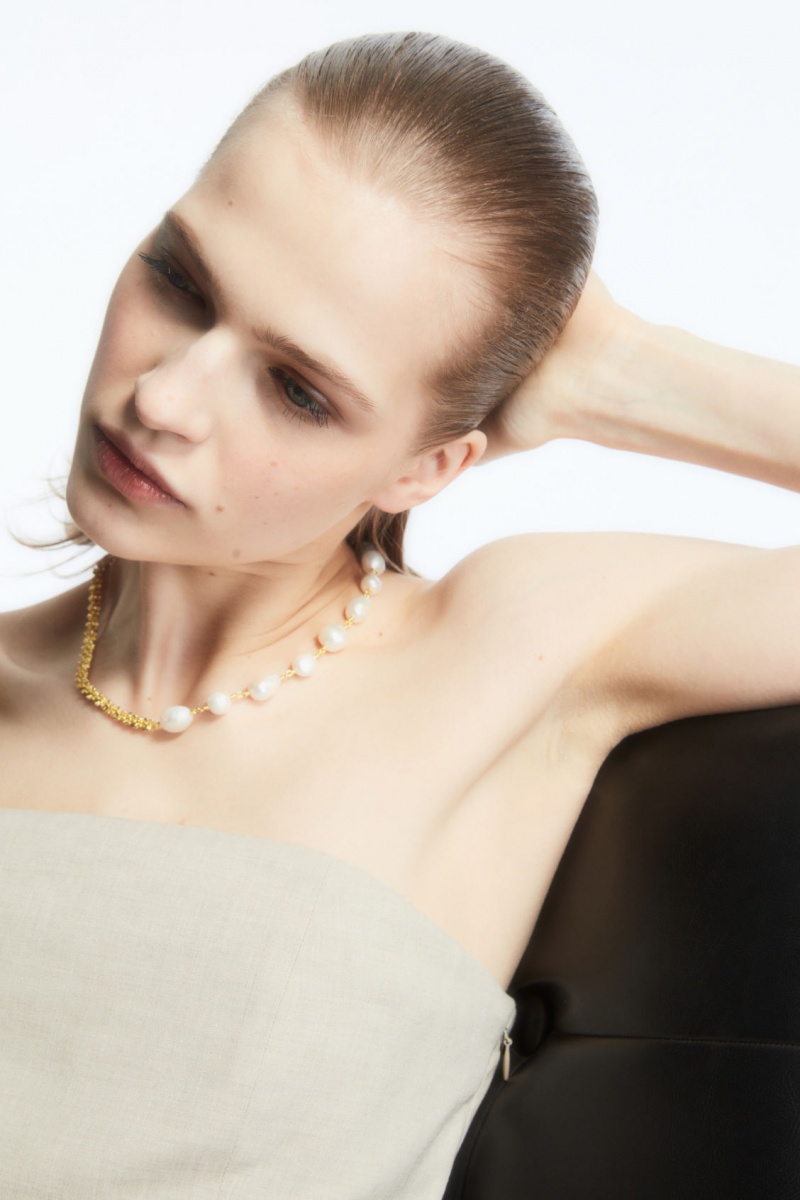 Women's COS Freshwater Pearl Necklace Gold NZ-27WSMVYCO
