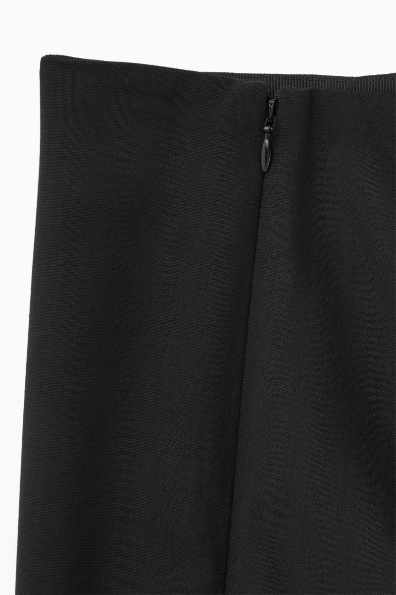 Women's COS Low-Rise Bootcut Wool-Crepe Pants Black NZ-21HUTYKDW