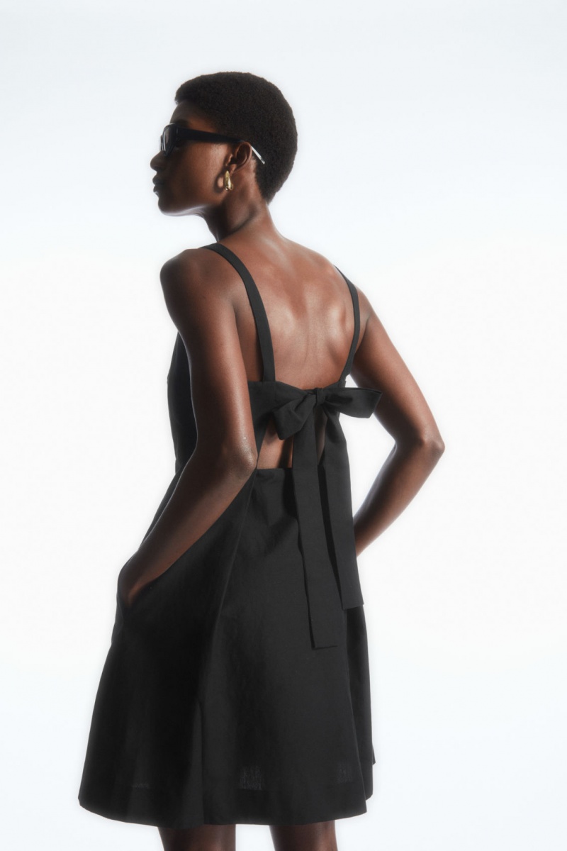 Women's COS Open-Back Mini Pinafore Dress Black NZ-54FWCVOZG