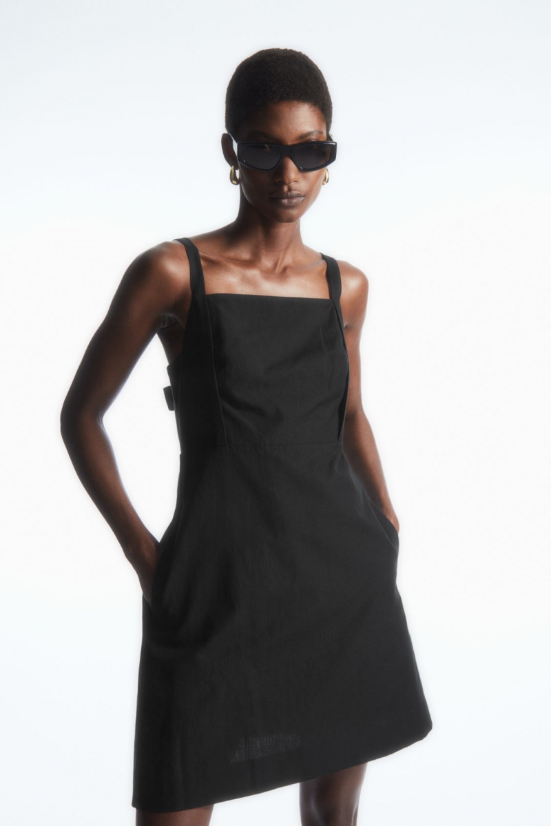 Women\'s COS Open-Back Mini Pinafore Dress Black NZ-54FWCVOZG