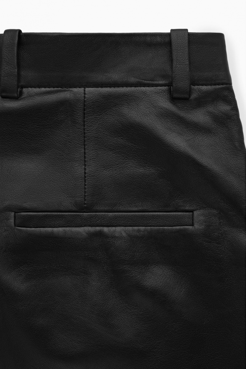 Women's COS Pleated Leather Shorts Black NZ-71ROLYEHF