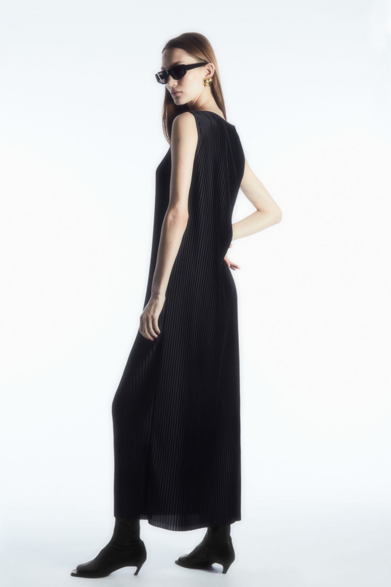Women's COS Sleeveless Pleated Maxi Dress Navy NZ-83MUYRGVA