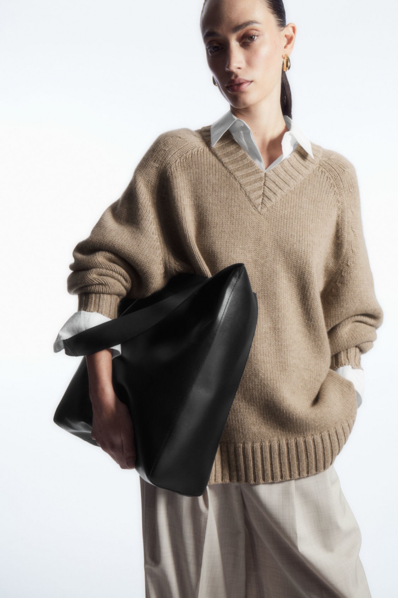 Women's COS Slouchy Leather Shoulder Bags Black NZ-90KFMHBXO