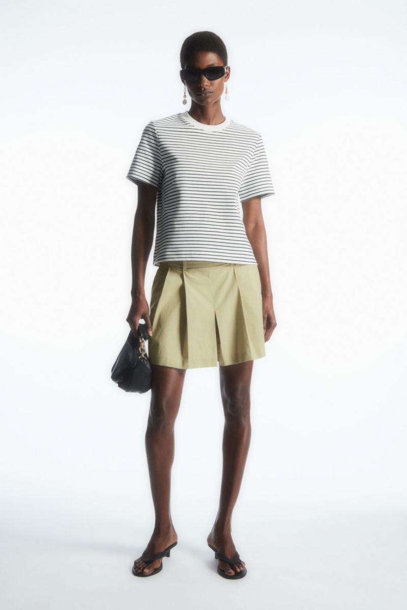 Women's COS The Clean Cut T-Shirt White / Black NZ-40PMCKAIN